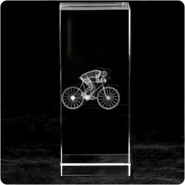 Cubo de cristal con logo predeterminado en 3D con estuche