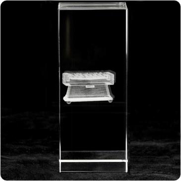 Cubo de cristal con logo predeterminado en 3D con estuche