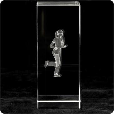 Cubo de cristal con logo predeterminado en 3D con estuche