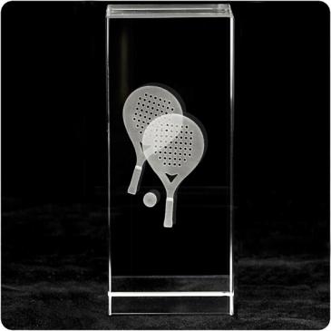 Cubo de cristal con logo predeterminado en 3D con estuche