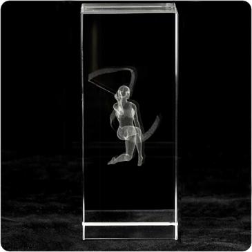 Cubo de cristal con logo predeterminado en 3D con estuche