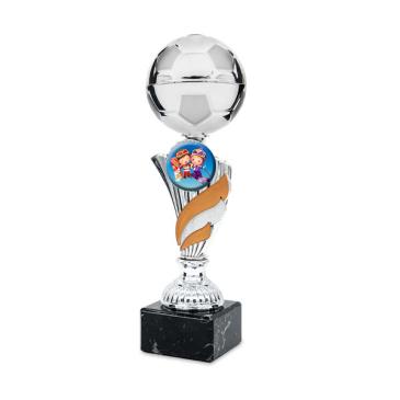 Trofeo pelota de fútbol con toques naranja