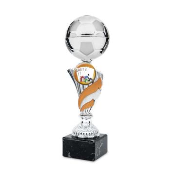 Trofeo pelota de fútbol con toques naranja