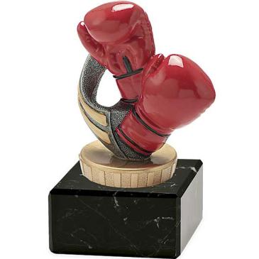 Trofeo boxeo sobre mármol